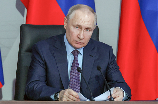 Путин поручил обеспечить развитие российского мессенджера